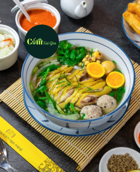 Phở gà đặc biệt 